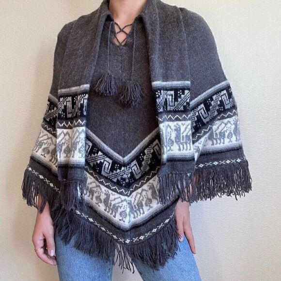 Unbranded Sweaters - Womens Alpaca Blend Gray White Peruvian Geometric Shawl Cape Sweater Poncho Sz L